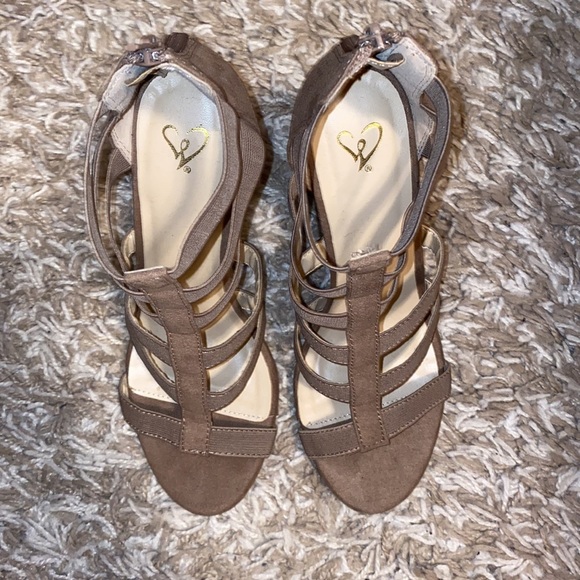 Windsor Store Block Heels - Picture 5 of 6